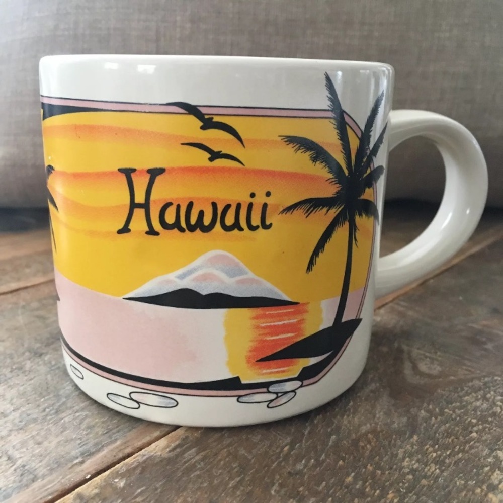Vintage Hilo Hattie HAWAII mug
